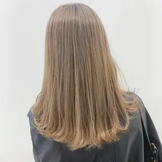 カラー 海外風ブリーチなし 🫒Rion🫒🩶のヘアスタイル