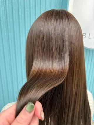 ロング 若月 七海のヘアスタイル