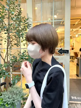 カラー moeka 表参道のヘアスタイル