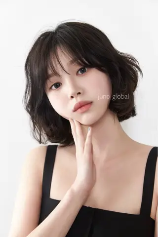 ミディアム カラー JUNO韓国ヘア‎ narumi‎🤍のヘアスタイル