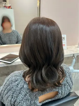 セミロング カラー LallYou金山所属・津野 こころのヘアスタイル