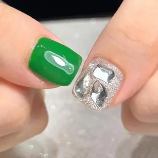 ネイル Mizuliネイル 眉毛メイクのサロンのネイルデザイン