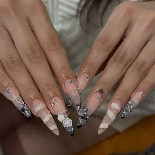 ネイル Sarina ⋆⭒˚のネイルデザイン