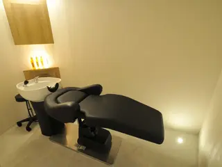 NEWI 京橋 【yoko】のヘアスタイル