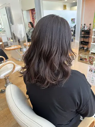 カラー 山本 瑠華のヘアスタイル