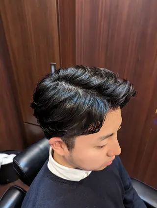 ミディアム パーマ ヒロ銀座所属・横須賀和也 ヒロ銀座一丁目のヘアスタイル