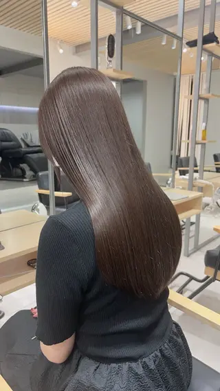 ロング 透明感グレージュ 田島晃汰のヘアスタイル