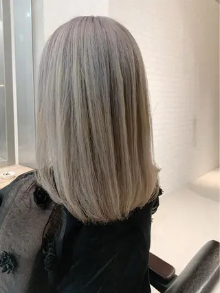 ミディアム カラー EMANON天神所属・Hitomi Ezakiのヘアスタイル