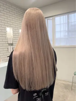 ロング みなみ/ブリーチ/ ダイアモンドリリーのヘアスタイル