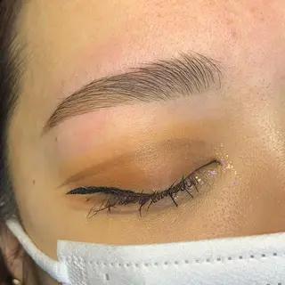 眉毛と韓国肌質改善 サロン　和泉府中のエステ・リラクイメージ