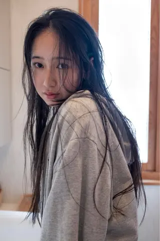 ロング メンズハイトーン/栄 /イトウタケルのヘアスタイル