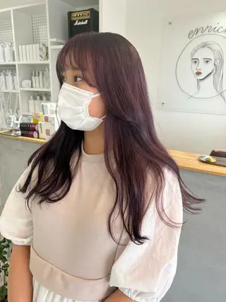 ロング カドムラ モエのヘアスタイル