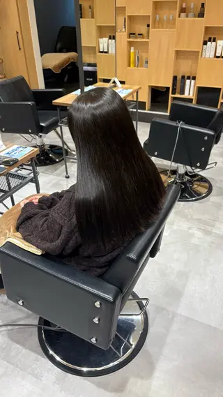 ロング カラー 滑川 吏音のヘアスタイル
