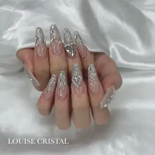 ネイル LOUISE CRYSTALのネイルデザイン