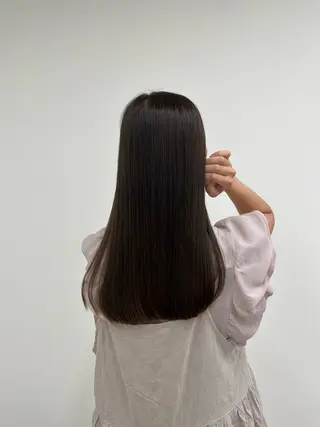 セミロング カラー 阪本 桃のヘアスタイル