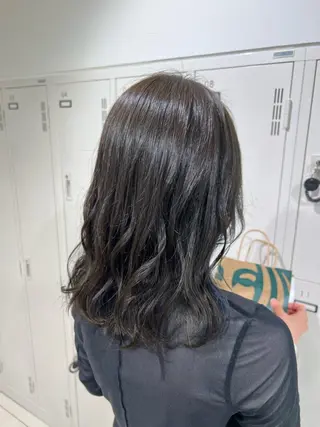 セミロング カラー 暖色カラー🌹 中山由梨のヘアスタイル