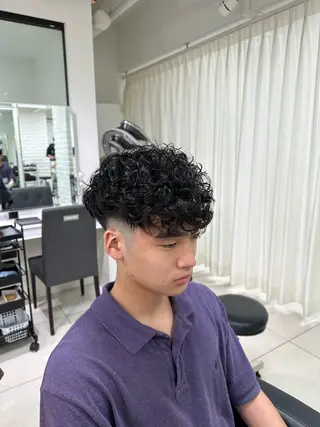 ショート パーマ メンズ フェザーパーマ職人 🪶ryosukeのヘアスタイル