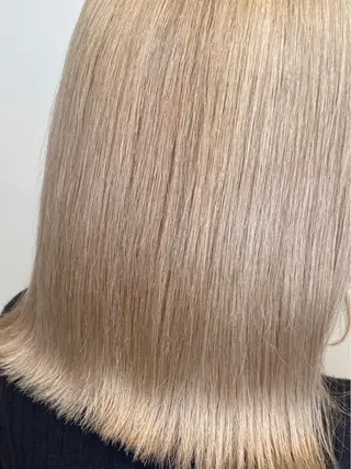 カラー 肌に馴染むハイトーン /ミルクティーカラーのヘアスタイル