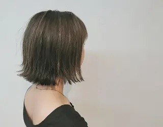 ショート カラー 透明感ハイライト◎ 伊藤夏海のヘアスタイル