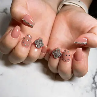 ネイル NEO Beauty Salon所属・𝐍𝐄𝐎 𝐉𝐔𝐑𝐈のネイルデザイン