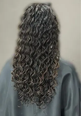 ロング パーマ classic新横浜所属・パーマ特化✂️ 髙橋 遼のヘアスタイル