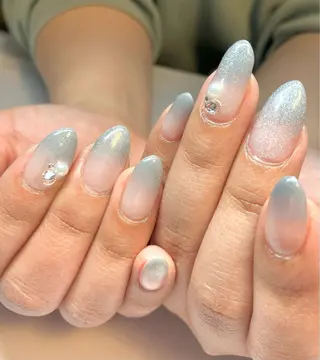 ネイル メラネイル所属・米良 裕子のネイルデザイン