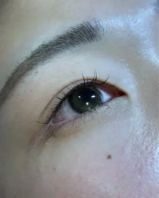 マツエク・マツパ cure所属・井上 真里奈のヘアスタイル