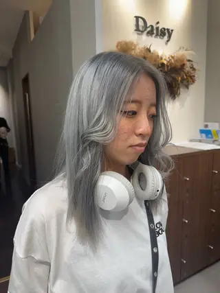 セミロング カラー BEEHIVE DELUXE🍒絢萌のヘアスタイル