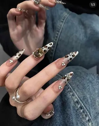 ネイル VIVIAN エイのネイルデザイン