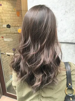 セミロング カラー ヘアアレンジ miki 🦎のヘアスタイル