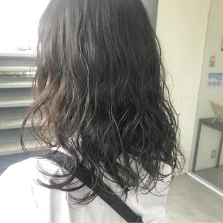 ミディアム パーマ 小森 樹奈のヘアスタイル