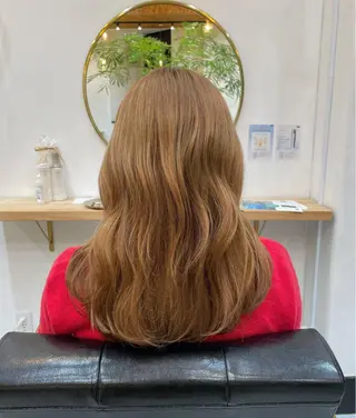 ミディアム カラー 高梨 菜々のヘアスタイル