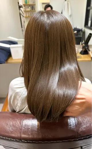 セミロング 【20代ダメージ毛に 髪質改善】のヘアスタイル