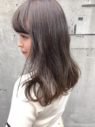ロング カラー 横山 莉奈のヘアスタイル