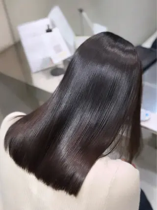 セミロング パーマ ゆあ♡ 髪質改善×美髪矯正のヘアスタイル