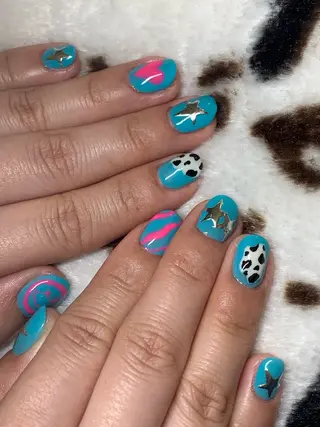 ネイル NES NAIL所属・さゆり￤推しキャラ ￤ロングネイル🩷のネイルデザイン