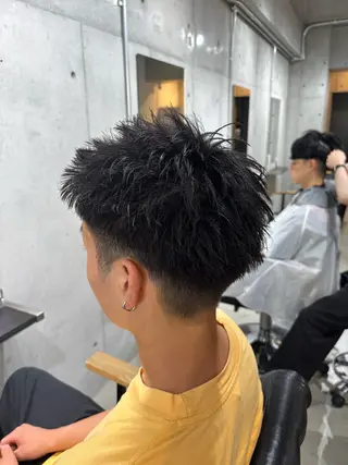 パーマ メンズ 心斎橋シャドウパーマ メンズウルフ高森蓮のヘアスタイル
