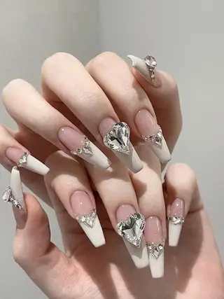 ロング 小方 サトミのネイルデザイン