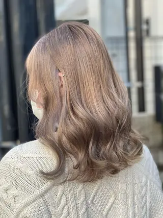 ミディアム カラー 白髪ぼかし バレイヤージュ志鎌のヘアスタイル