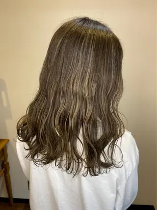 ロング カラー おくだ　りお /ハイトーンカラーのヘアスタイル