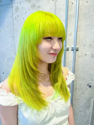 ミディアム カラー トレンドデザイン× 顔周りレイヤー/牧原のヘアスタイル