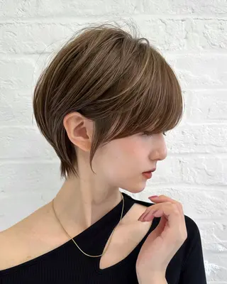 ショート ショートヘア くすみカラー、大場猛のヘアスタイル