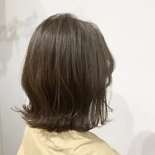 ミディアム カラー いけだ　ひかり ハイライトくびれヘアのヘアスタイル