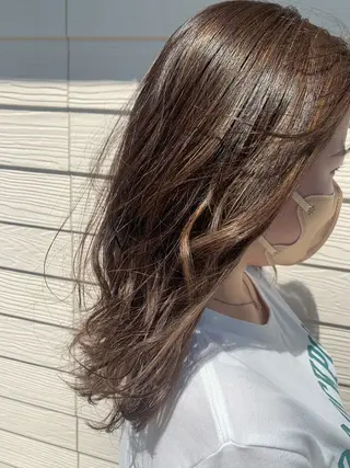 ロング カラー ヘアアレンジ 青栁 穂香のヘアスタイル