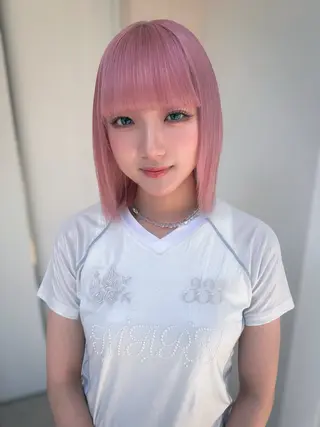 ショート カラー ハイトーン/ 縮毛矯正のヘアスタイル