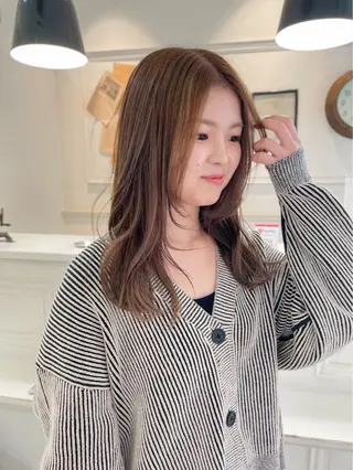 セミロング ✨艶髪／透明感カラー ミユ💜のヘアスタイル