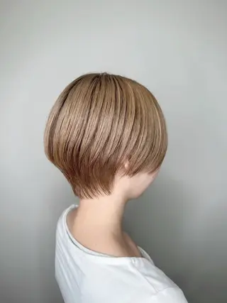 ショート カラー 坂本 かのんのヘアスタイル