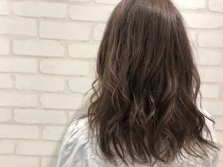 カラー ヘアアレンジ アサト チヨノのヘアスタイル