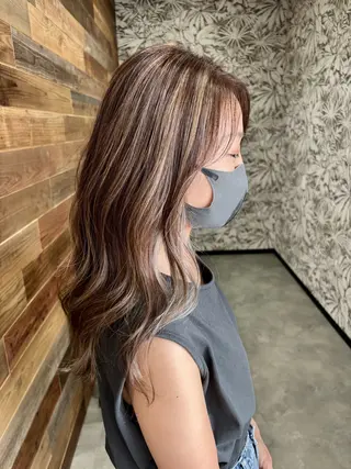 ロング Welila by haku所属・Yuuki 宇都宮レイヤーカットのヘアスタイル