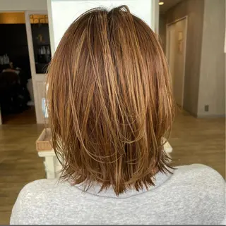 ミディアム 新地 咲綾のヘアスタイル